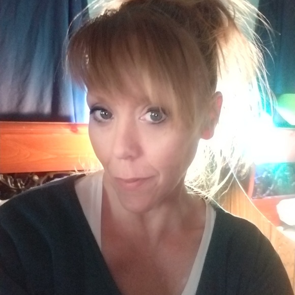 Meet your Posher, Heather - Picture 3 of 3